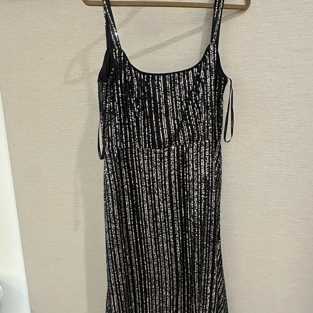 Laundry By Shelli Segal Black and Silver Sheath Midi Dress